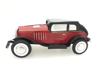 Auto Oldtimer,rot mit Federwerk Auto Oldtimer,rot mit Federwerk