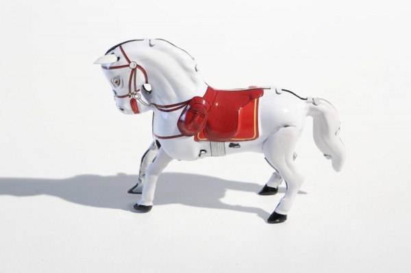 Cheval qui saute, blanc, 10 cm